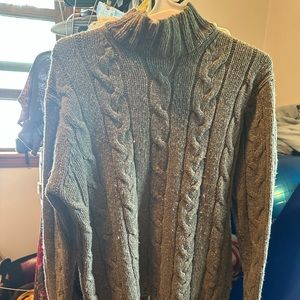 Vintage AE men’s cable knit sweater